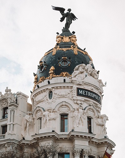 Edificio representativo de Madrid con ley que obliga a la contratación de un seguro de comunidades de propietarios