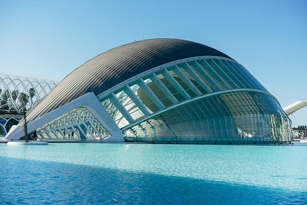 Edificio representativo de Valencia con ley que establece obligatoriedad del seguro de comunidad de propietarios